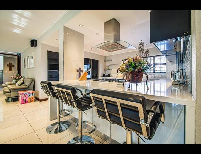 5 BEDROOM HOUSE FOR SALE IN TERENURE